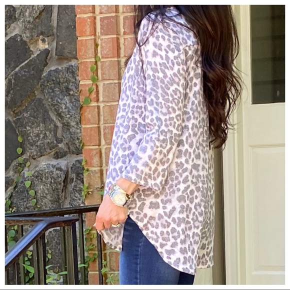 ✨LAST ONES✨Grey Leopard loose fit chic tunic top - Picture 9 of 9